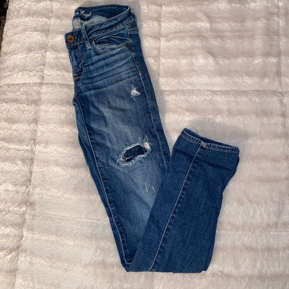 American Eagle Outfitters Ripped Jeans! - Picture 1 of 4